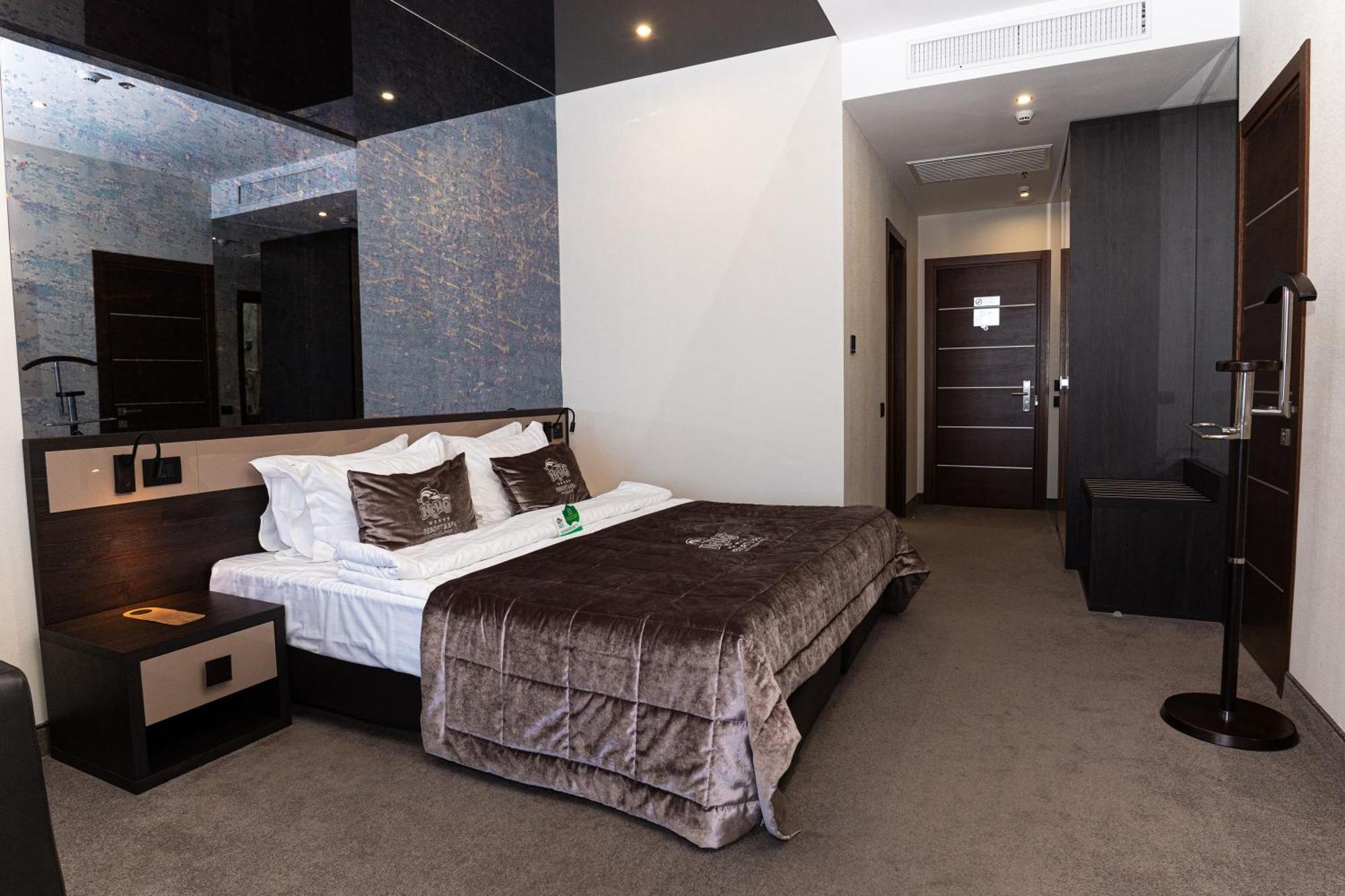 นีโม โฮเต็ล รีสอร์ต แอนด์ สปา Hotel โอเดสซา ภายนอก รูปภาพ A room at the hotel