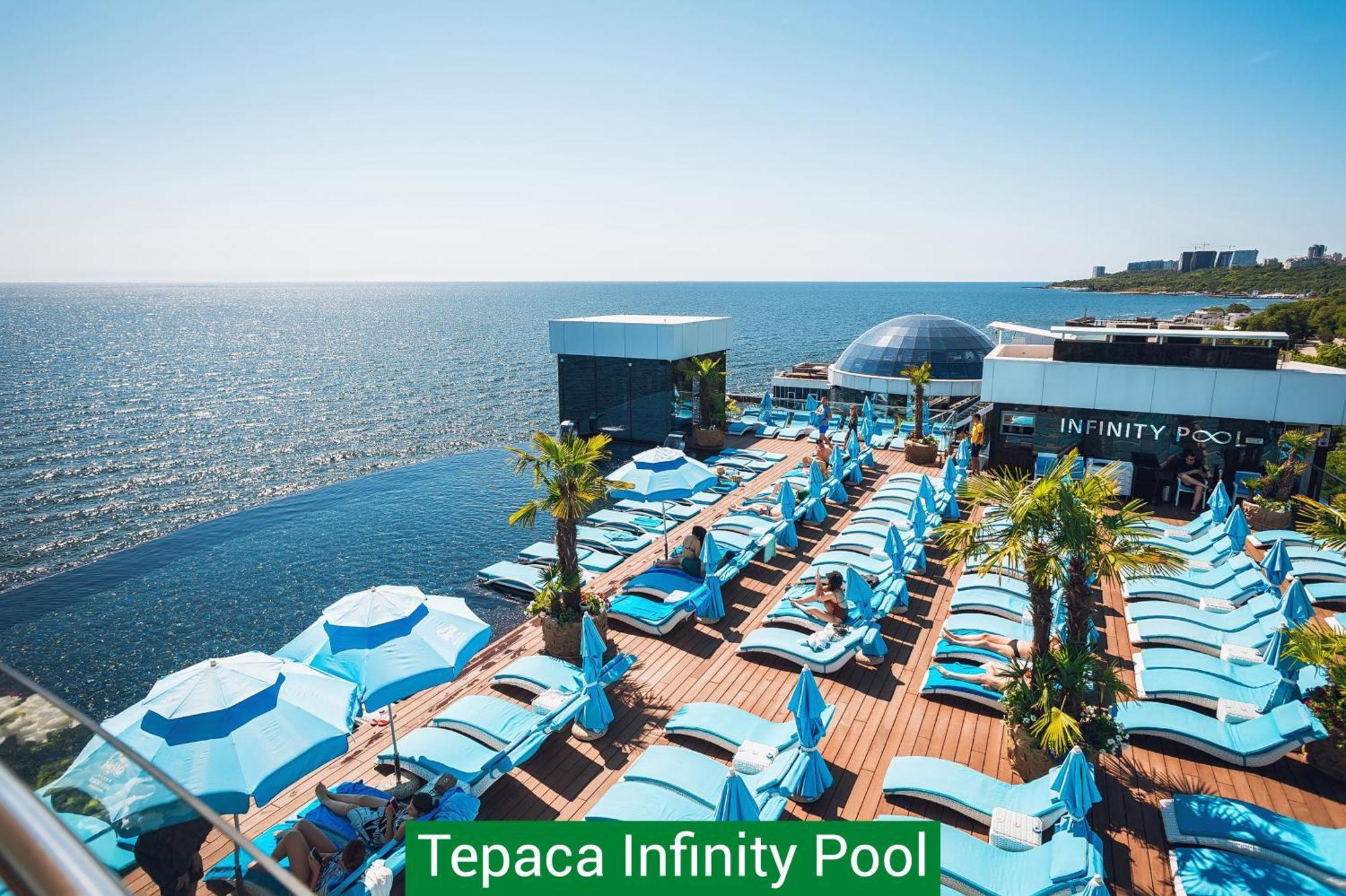 นีโม โฮเต็ล รีสอร์ต แอนด์ สปา Hotel โอเดสซา ภายนอก รูปภาพ Infinity pool